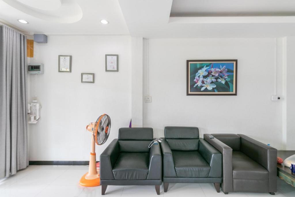 فندق Oyo 75305 T Park Pak Chong مو سي المظهر الخارجي الصورة